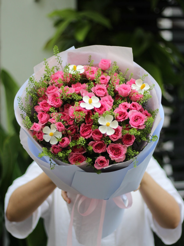 Bó hoa sinh nhật. - Bó hoa hồng chùm sophia hottrend