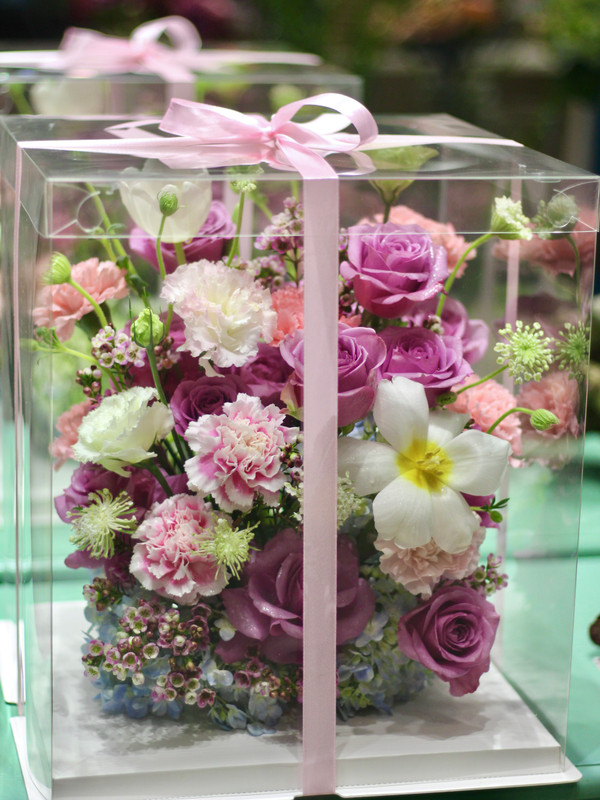 Hộp hoa sinh nhật - Hộp hoa tím tặng mẹ hiện đại độc đáo