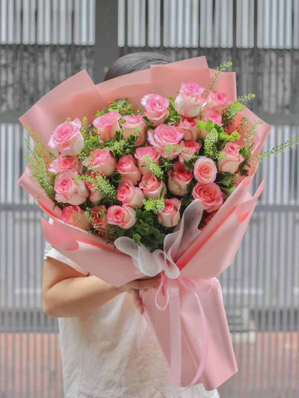 Hoa tặng sinh nhật - Bó hoa hồng hỷ tặng vợ, tặng mẹ