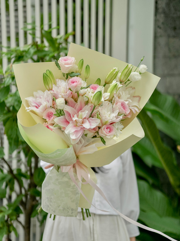 Bó hoa ly tặng sinh nhật mẹ 