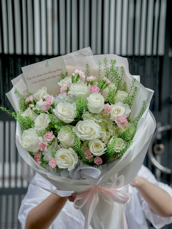 Bó hoa hồng trắng - Bó hoa sinh nhật tặng bạn gái