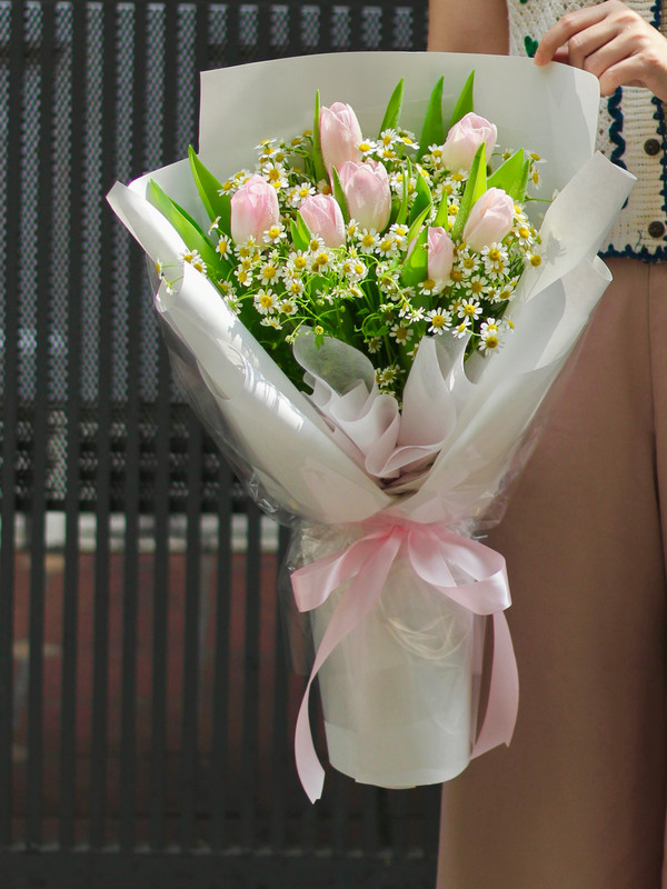 Hoa tulip tặng sinh nhật - Bó hoa tulip hồng 7b sang trọng, lãng mạn tặng sinh nhật nữ - nhiều mẫu để bạn lựa chọn