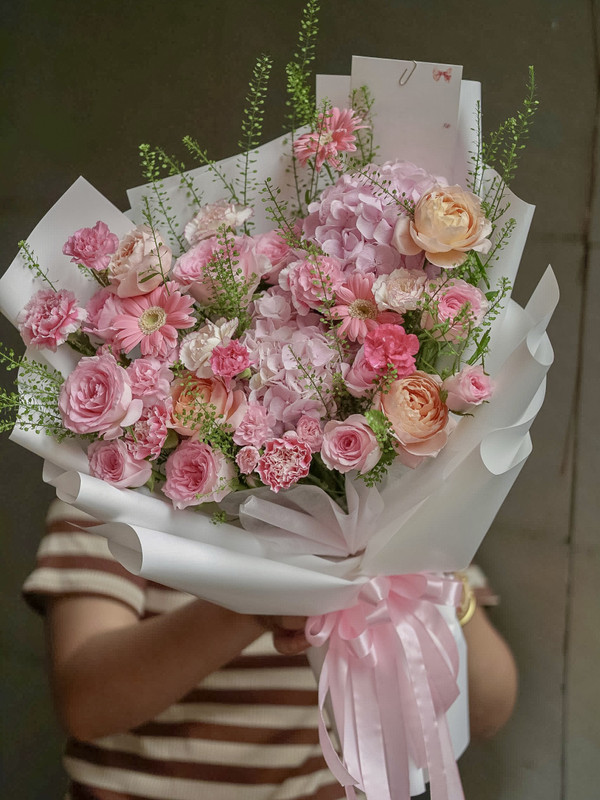 Bó hoa tone hồng cam tặng sinh nhật