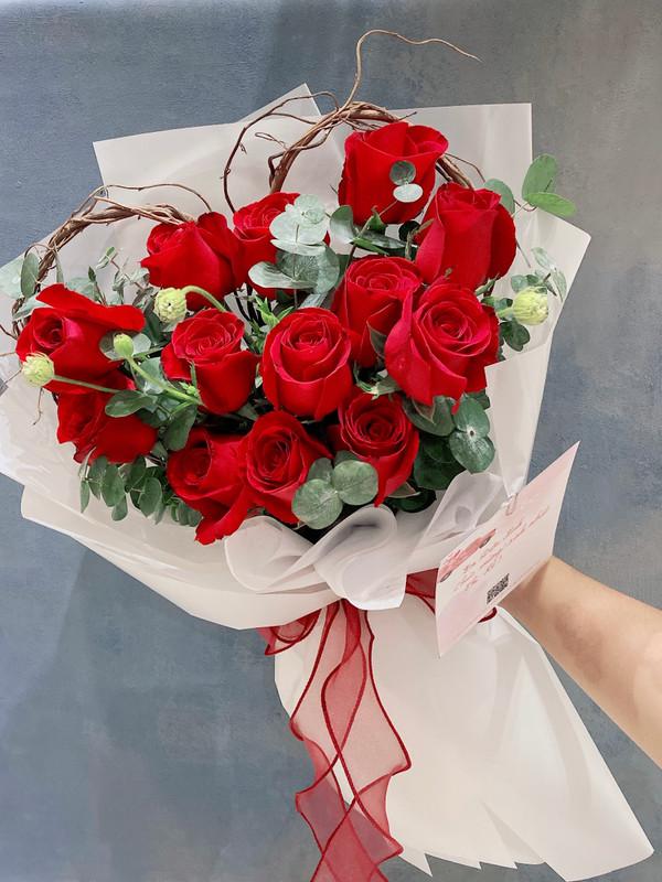 Bó hoa trái tim đỏ - hoa tặng sinh nhật sang trọng, lãng mạn