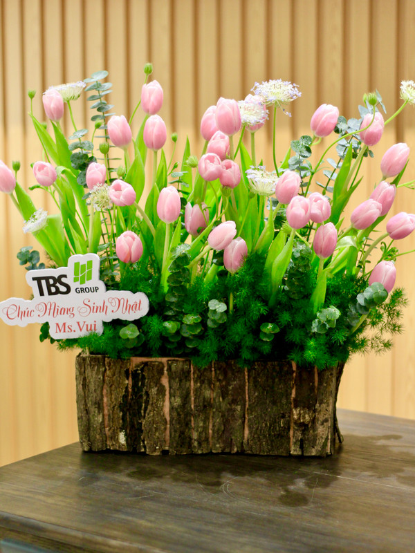 Lẵng hoa sinh nhật sang trọng - Giỏ hoa sinh nhật tulip hồng 30 bông sang trọng tặng đối tác, tặng sếp