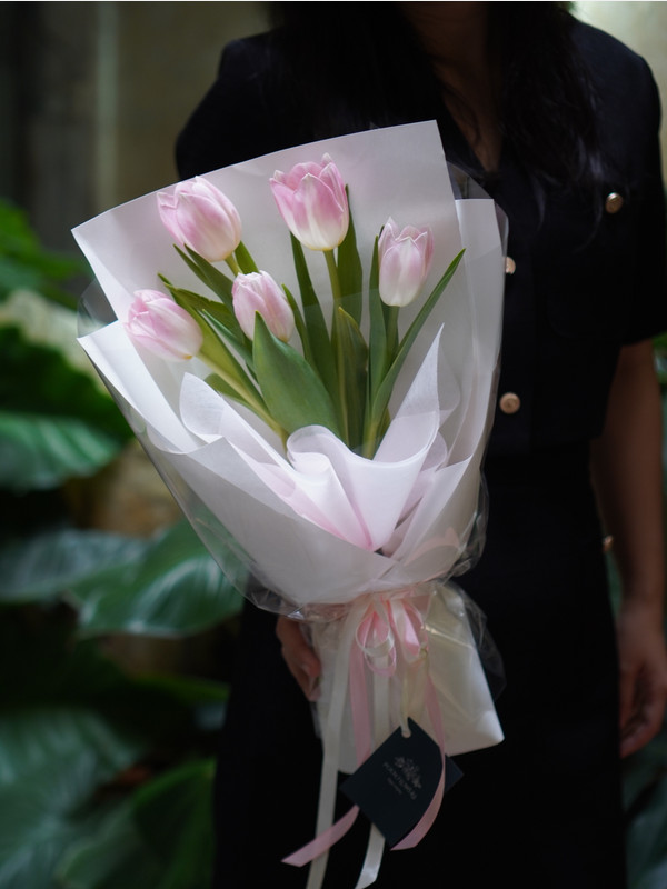 Hoa tulip sinh nhật - bó hoa tulip hồng nhạt tặng người yêu sang trọng