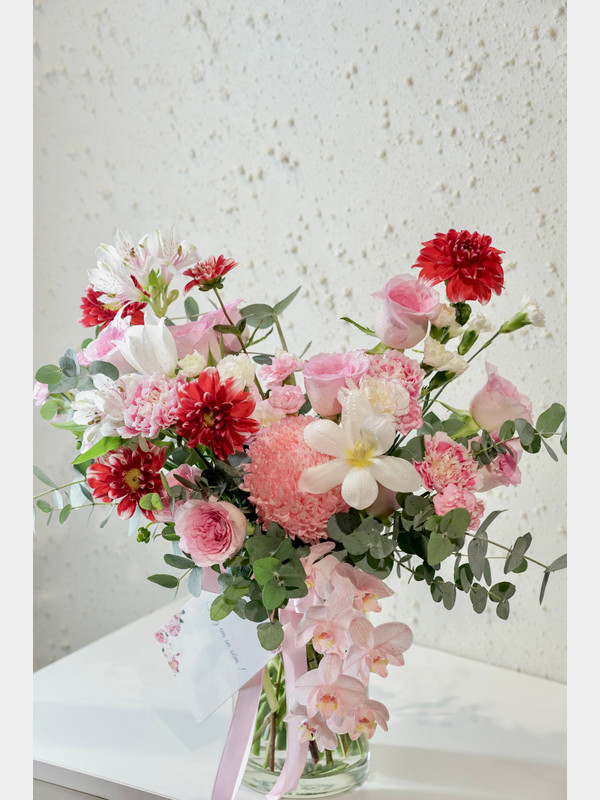 Bình hoa tươi - Bình hoa tặng sinh nhật bạn bè