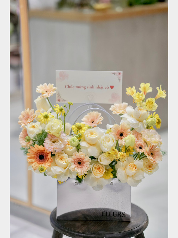 [Hoa 20/11] Túi hoa tone vàng cam tặng sinh nhật mẹ
