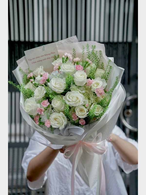 Bó hoa hồng trắng - Bó hoa sinh nhật tặng bạn gái