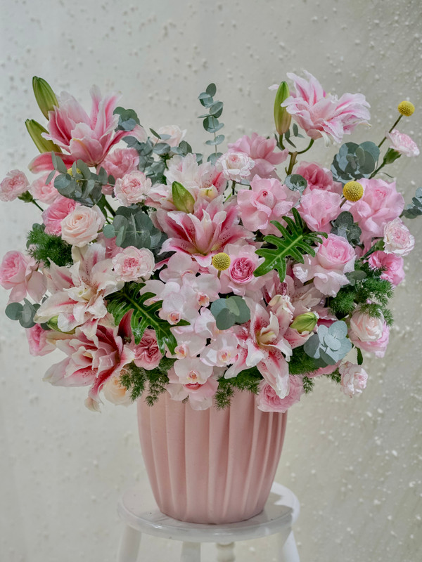 [Hoa 20/11] Bình hoa Rose lily hồng sang trọng tặng sinh nhật sếp