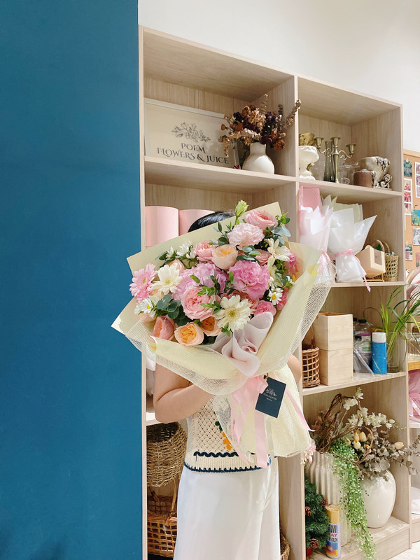 Hoa tặng nguời yêu - Bó hoa sinh nhật dễ thương tone hồng mới nhất