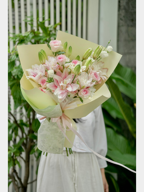 Bó hoa ly tặng sinh nhật mẹ