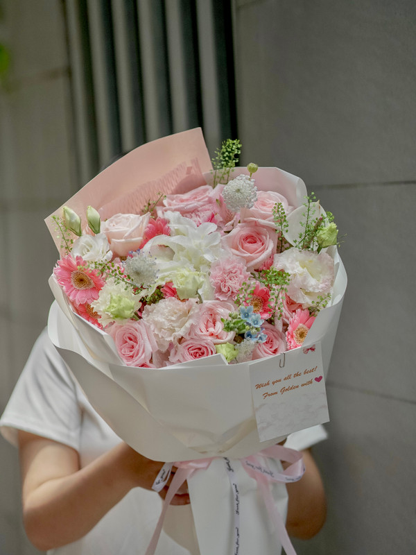 Bó hoa sinh nhật - Bó hoa trắng hồng dễ thương tặng sinh nhật bạn gái