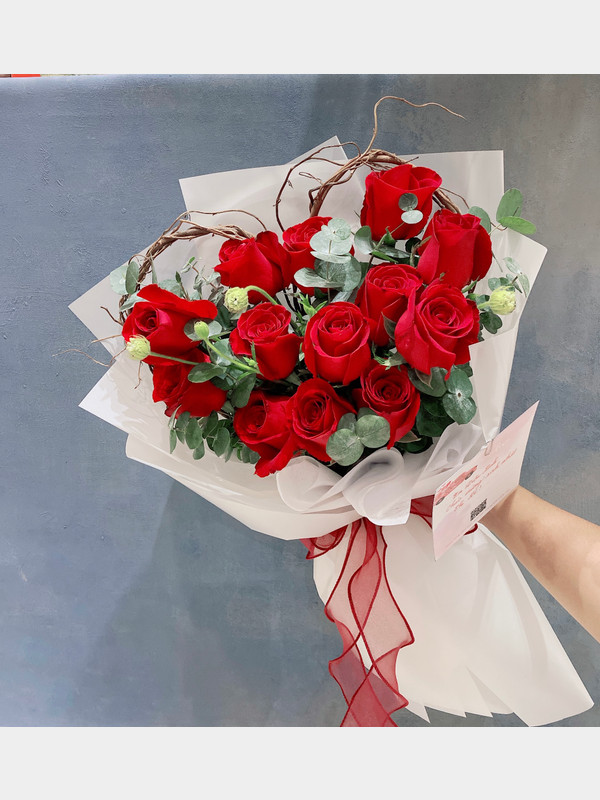 Bó hoa trái tim đỏ - hoa tặng sinh nhật sang trọng, lãng mạn