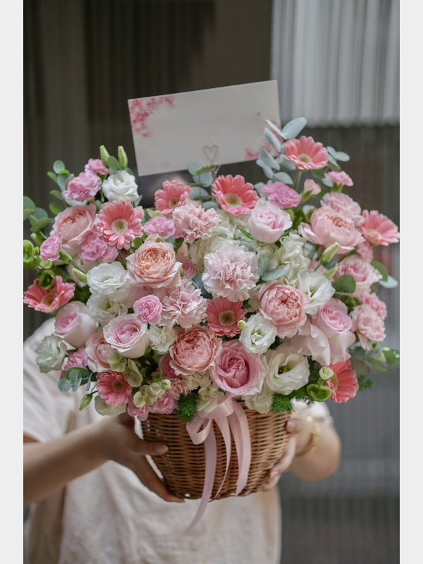Giỏ hoa tặng đồng nghiệp