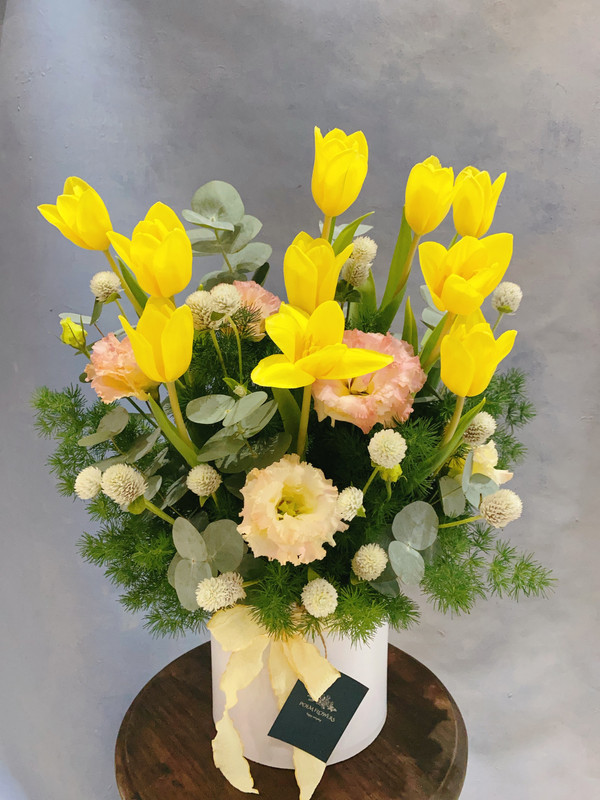 Lẵng hoa chúc mừng sinh nhật - lẵng hoa chúc mừng tulip vàng sang trọng rực rỡ