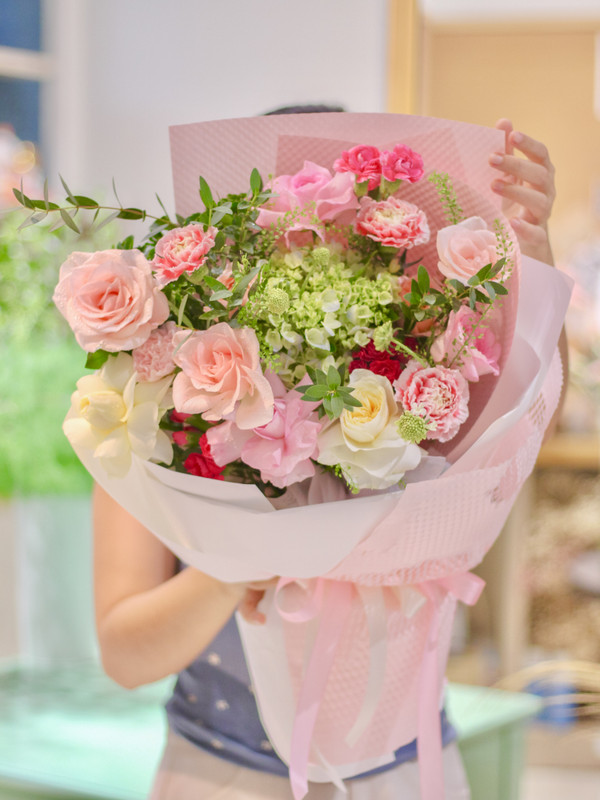 Hoa hồng tặng sinh nhật đẹp - Bó hoa hồng nữ tính tặng mẹ, tặng người yêu