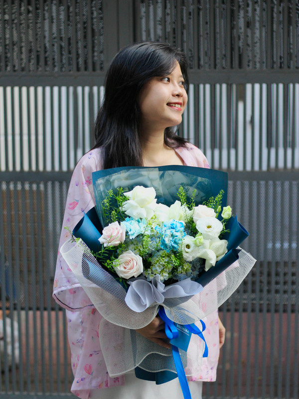 Hoa sinh nhật nam - bó hoa tone xanh dương độc đáo (ảnh thực tế)