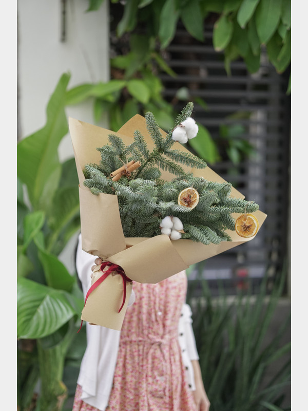 Bó hoa thông tươi