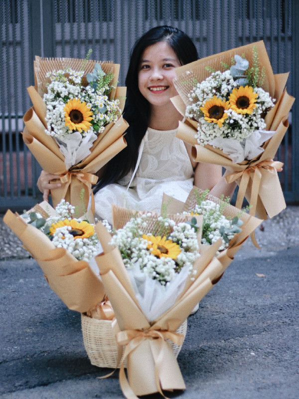 Hoa hướng dương - Bó hoa hướng dương mix baby trắng