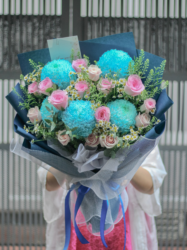 Hoa chúc mừng - hoa tặng vợ - Bó hoa xanh dương sang trọng