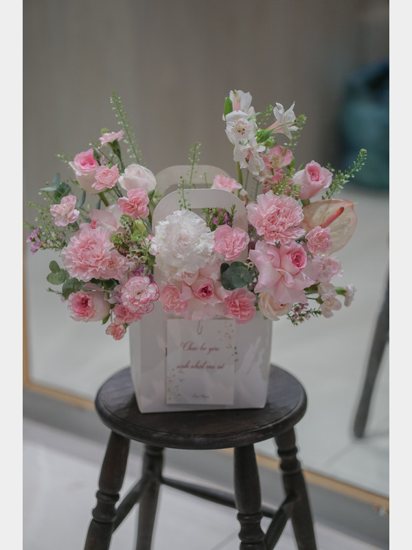 Hoa sinh nhật - Túi hoa tone hồng tặng vợ, tặng người yêu