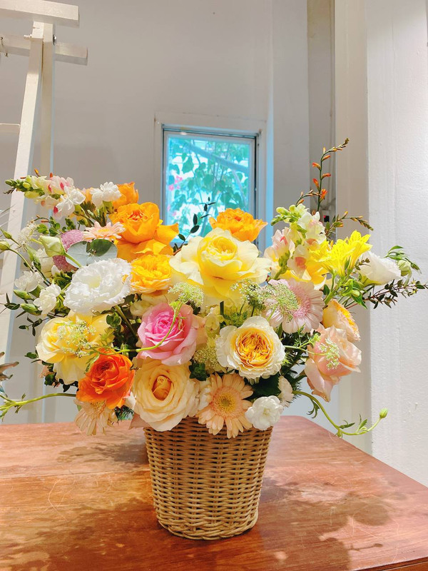 Giỏ hoa ươm nắng - Hoa 8/3