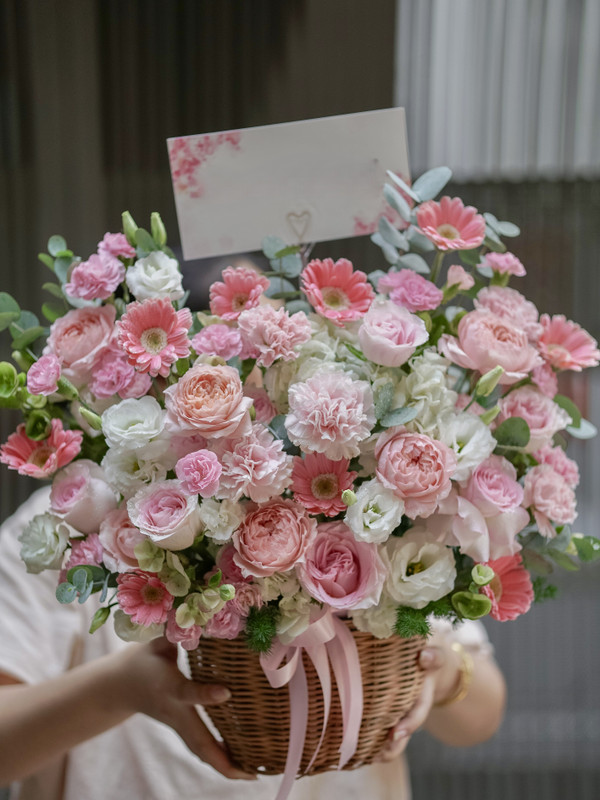 Giỏ hoa tặng đồng nghiệp