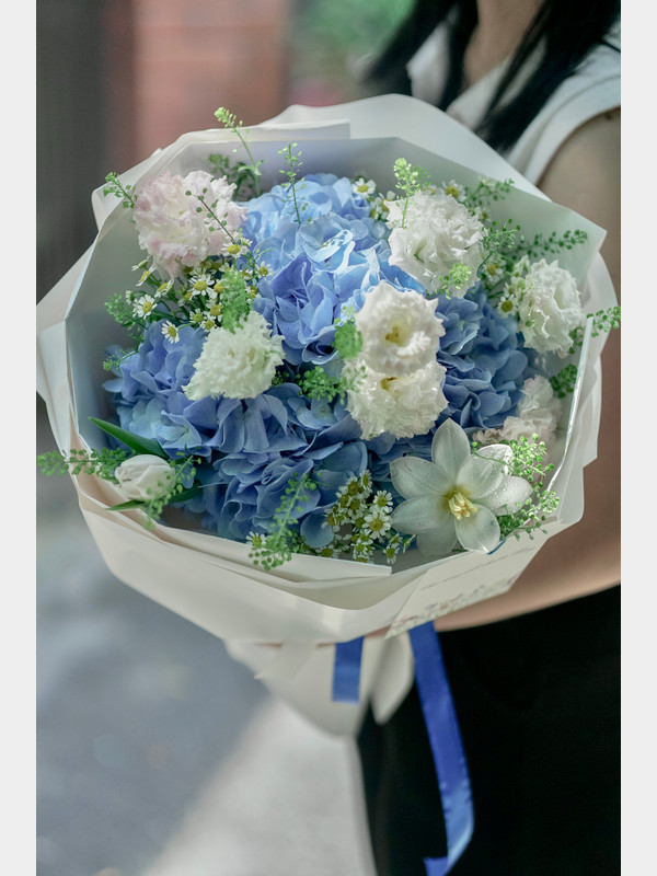Bó hoa màu xanh dương tặng người yêu