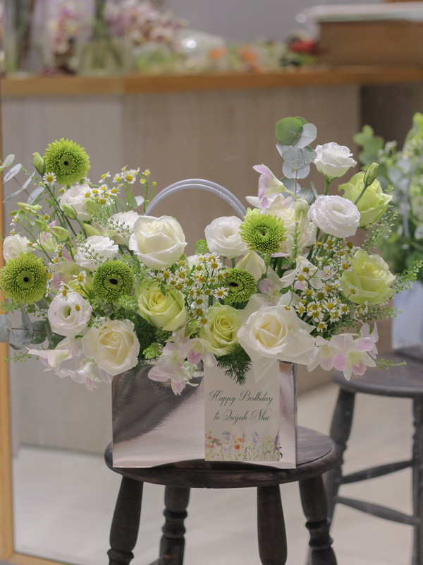 Giỏ hoa sinh nhật - Giỏ hoa tone xanh tặng nam