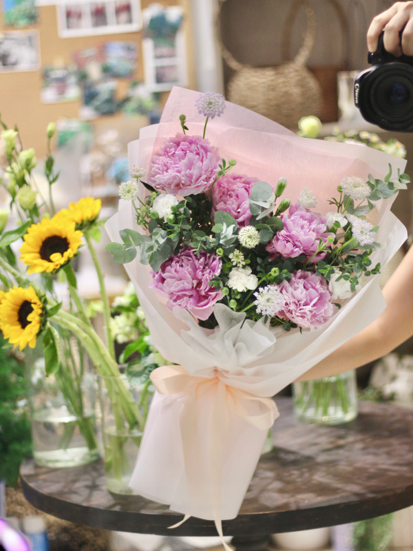 Hoa mẫu đơn - Bó hoa peony hồng tỏ tình bạn gái