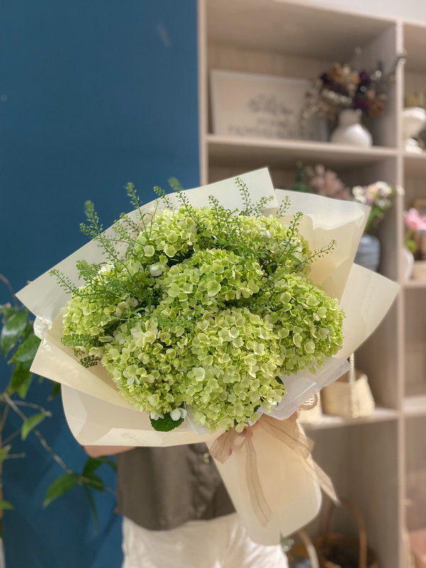 Bó hoa tú cầu tặng sinh nhật bạn gái