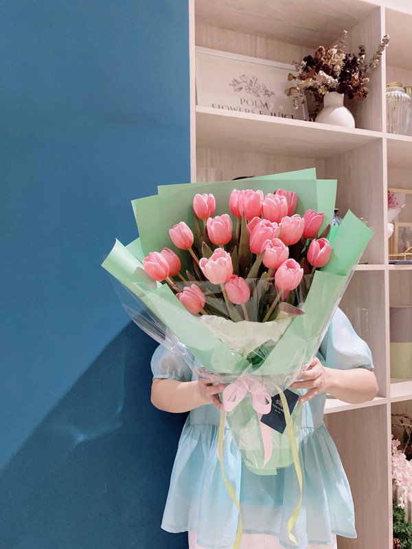 Hoa sinh nhật đẹp cho nữ - hoa tặng sinh nhật người yêu- bó hoa tulip hồng đậm 20 bông