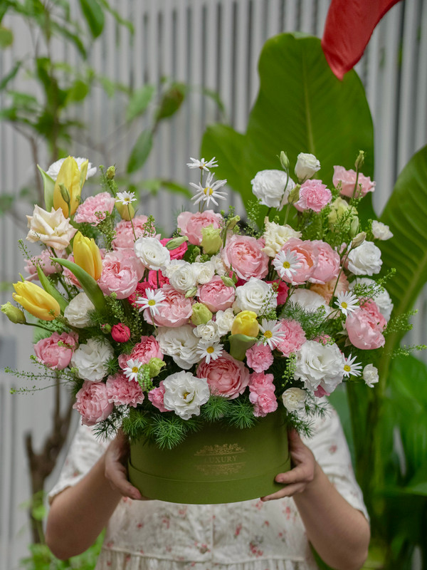 Giỏ hoa khai trương tone hồng