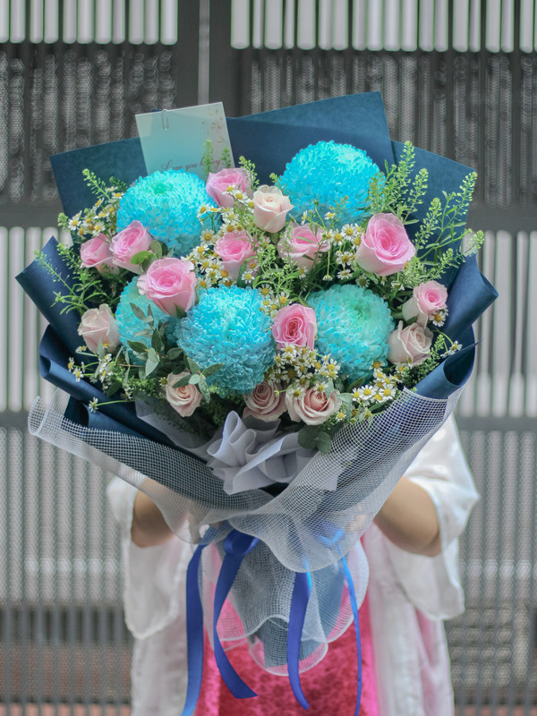Hoa chúc mừng - hoa tặng vợ - Bó hoa xanh dương sang trọng
