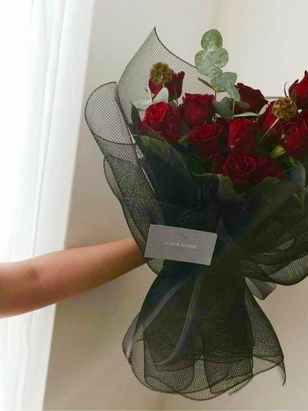 Bó hoa Valentine 14/2 hồng đỏ huyền bí