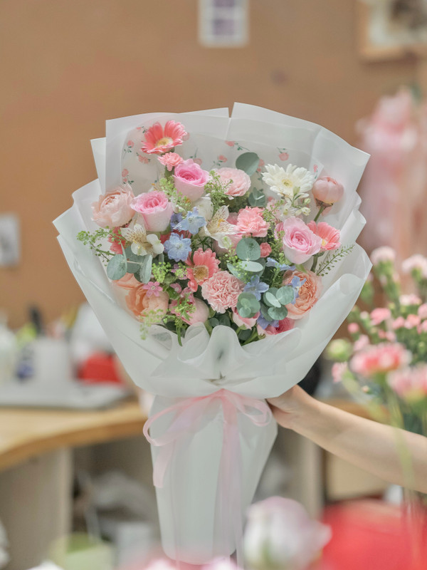 Bó hoa tặng người yêu - Bó hoa hồng lãng mạn tặng sinh nhật