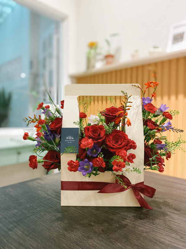 Hoa khai trương - Giỏ hoa hồng đỏ