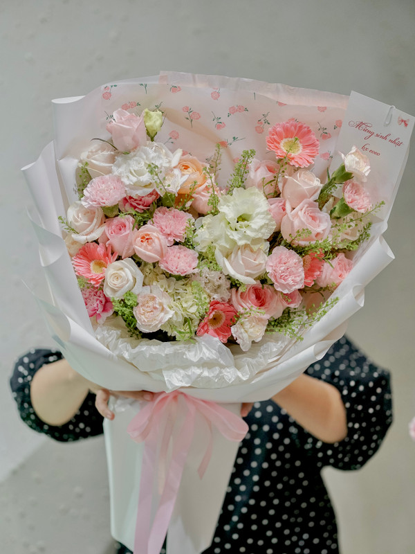 Bó hoa trắng hồng lãng mạn tặng người yêu