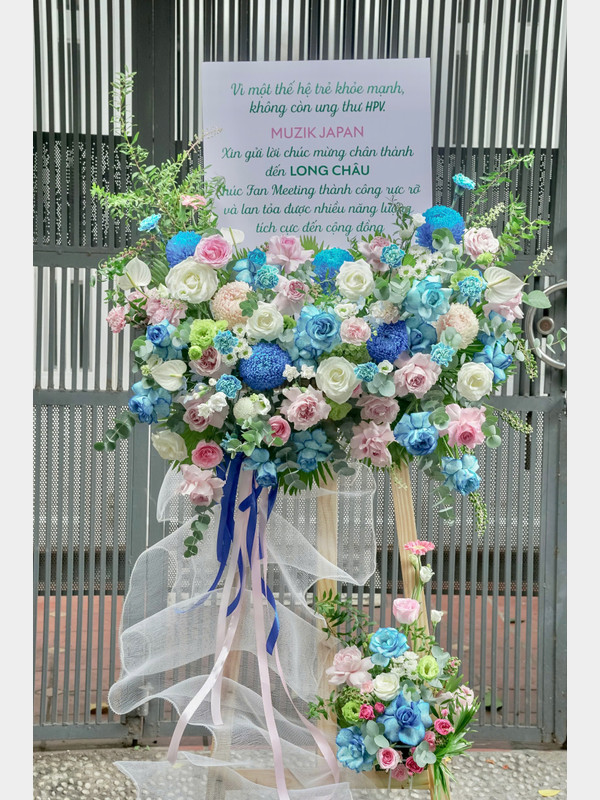 Kệ hoa trang - Kệ hoa chúc mừng sang trọng tone xanh dương