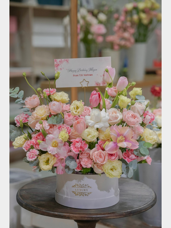 Giỏ hoa sinh nhật tặng sếp tone hồng cam đào