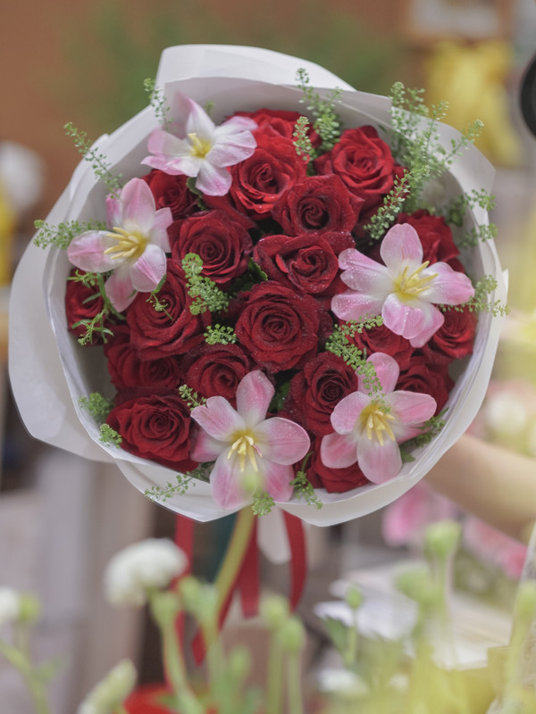 [Hoa 20/10] - Bó hồng đỏ mix tulip tặng người yêu