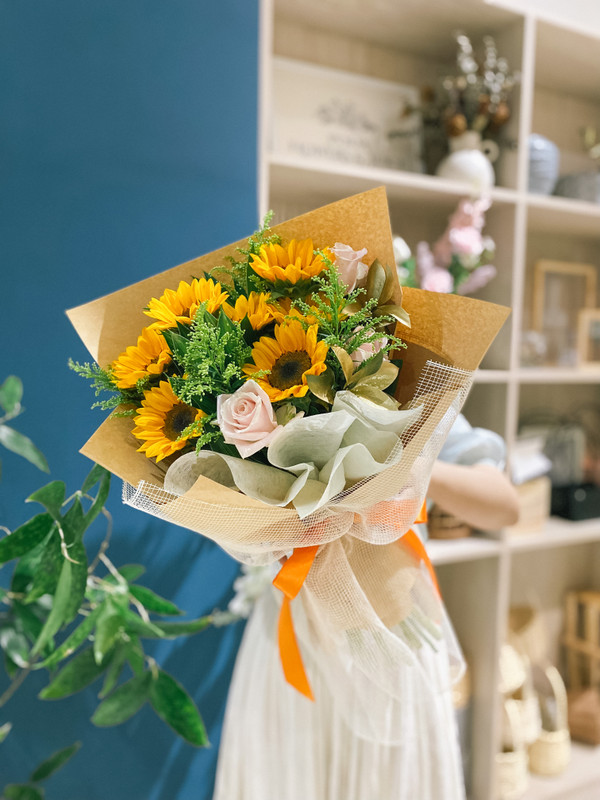 Bó hoa tốt nghiệp - hoa chúc mừng đại biểu