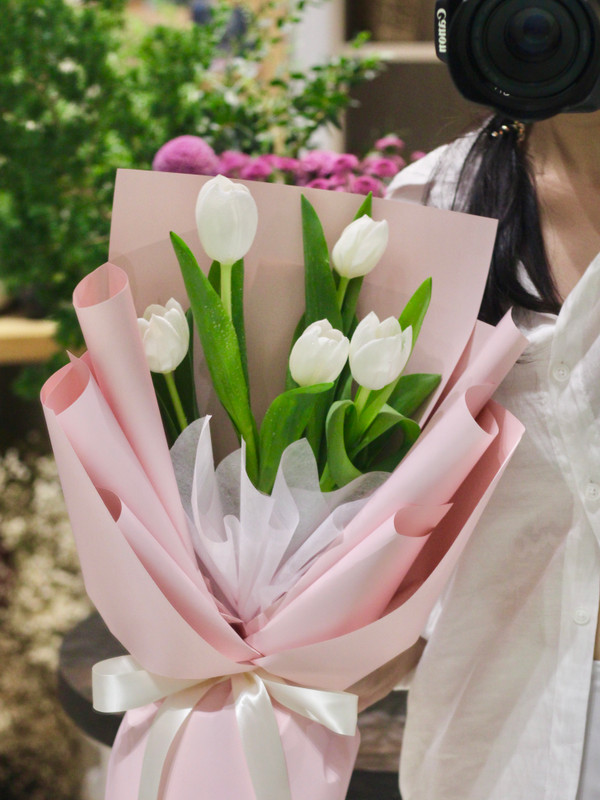 Hoa tulip tươi - Bó hoa tulip trắng 5 cành, lời thì thầm tình yêu