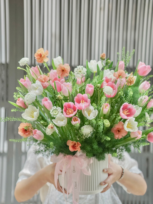 Hoa tulip tặng đối tác - Hoa thiết kế cao cấp tặng sinh nhật đối tác