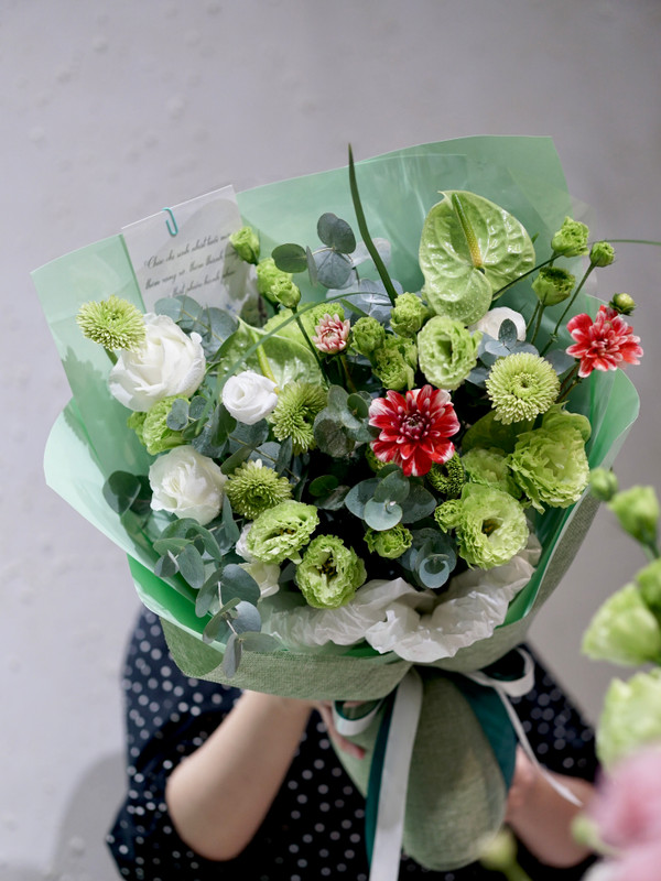 Bó hoa sinh nhật tươi mát - Bó hoa tone xanh lá độc đáo sang trọng
