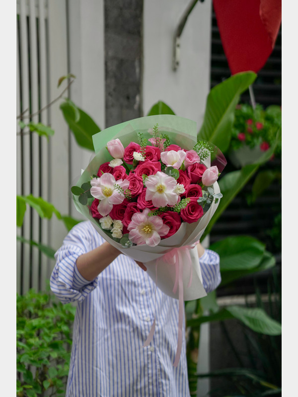 Bó hoa hồng pinkploy mix tulip tặng người yêu