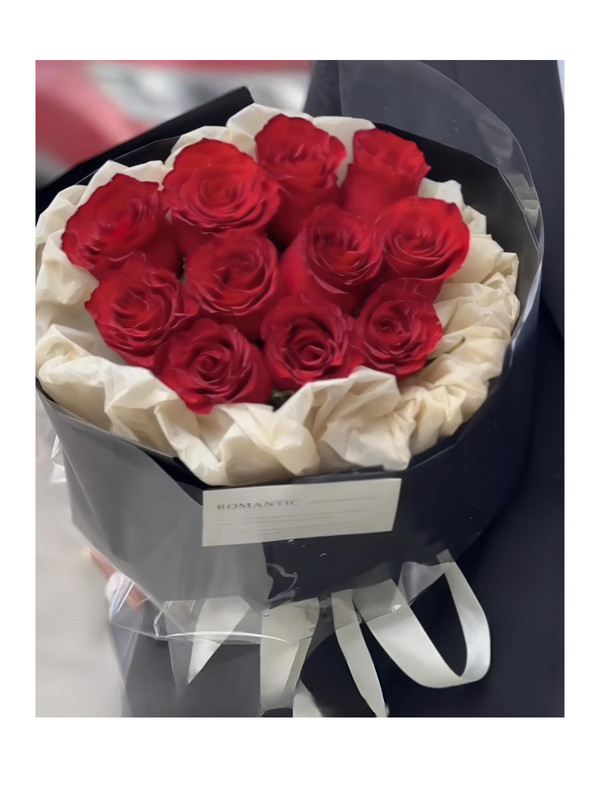 Hoa sinh nhật - Bó hoa hồng đỏ dáng tròn 11 bông to