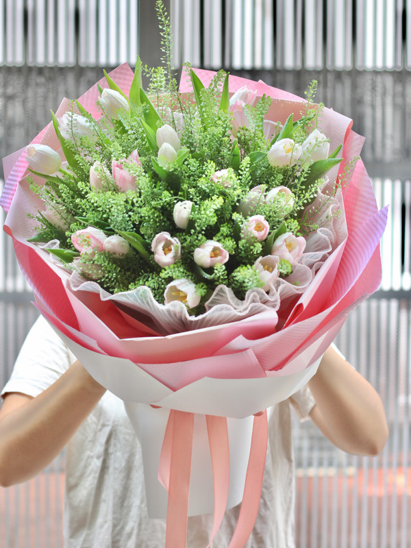 Hoa sinh nhật đẹp sang trọng - Bó hoa tulip hồng nhạt 30 bông tỏ tình hoàn hảo