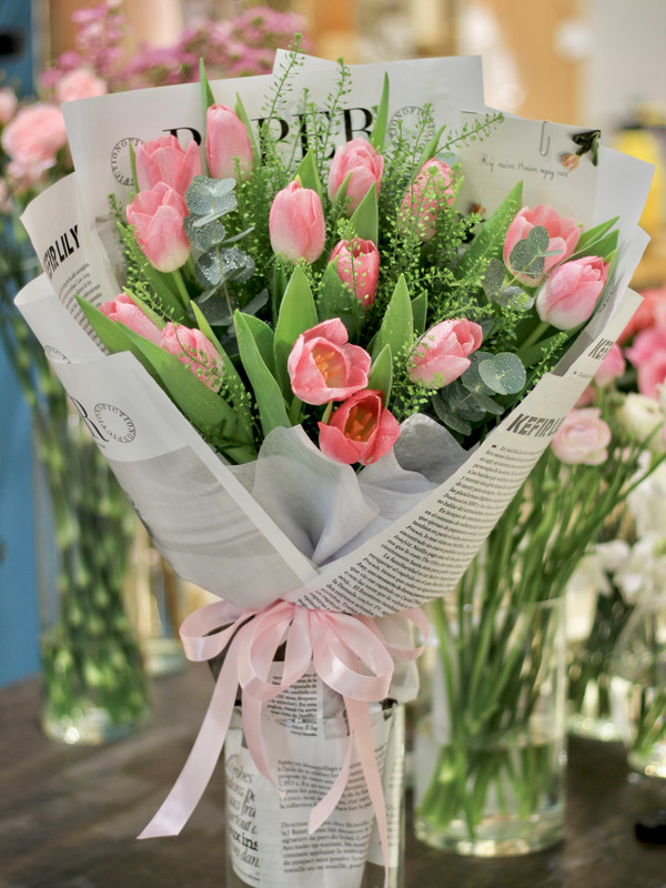 Bó hoa tulip hồng - Hoa tulip 15 bông sinh nhật tặng người yêu